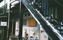 アパート（階段・玄関）
